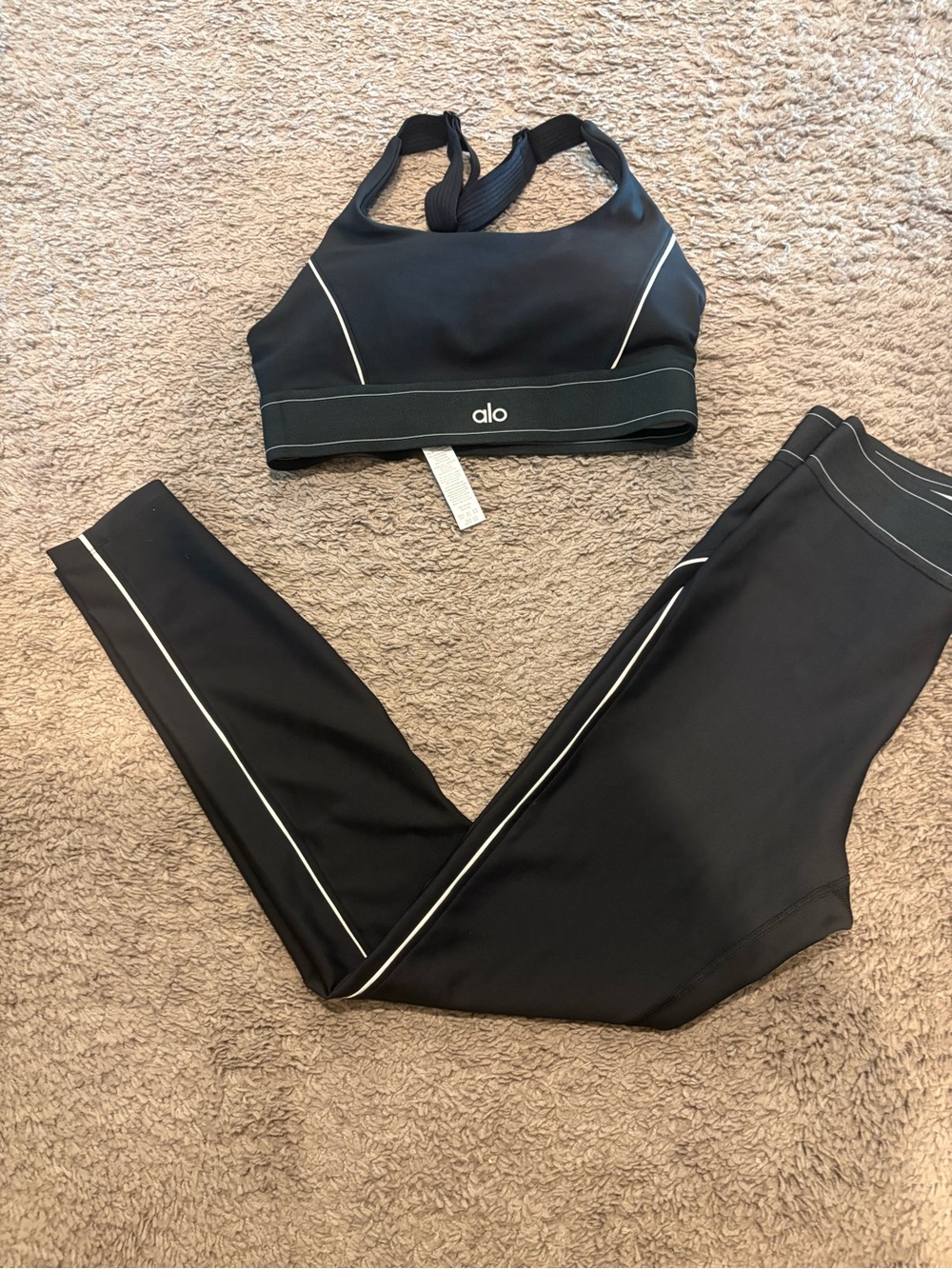 Alo yoga set - Picture 2 of 3